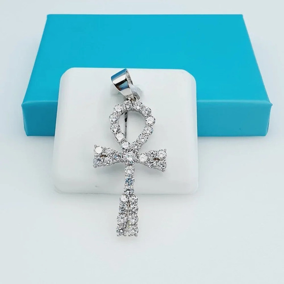Sterling Silver Flower Halo Cubic Zirconia Pendant Necklace  \